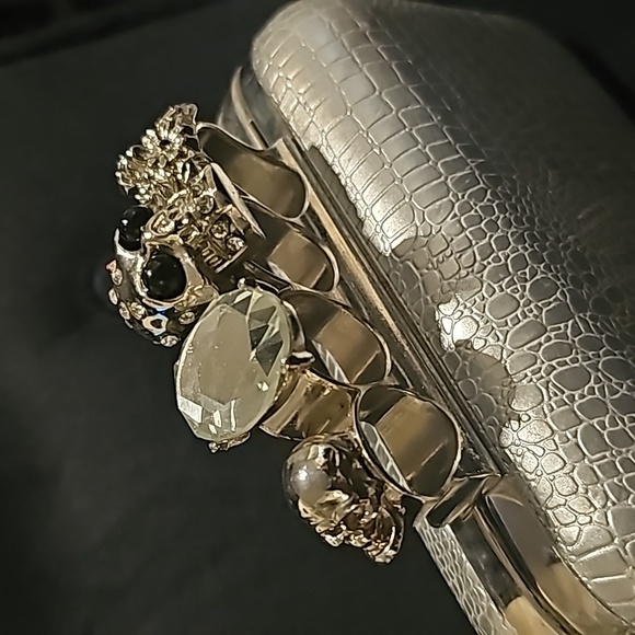 Silver Skull MCQ Inspired Brass Knuckle Crocodile Pattern Clutch Bag - Picture 2 of 7